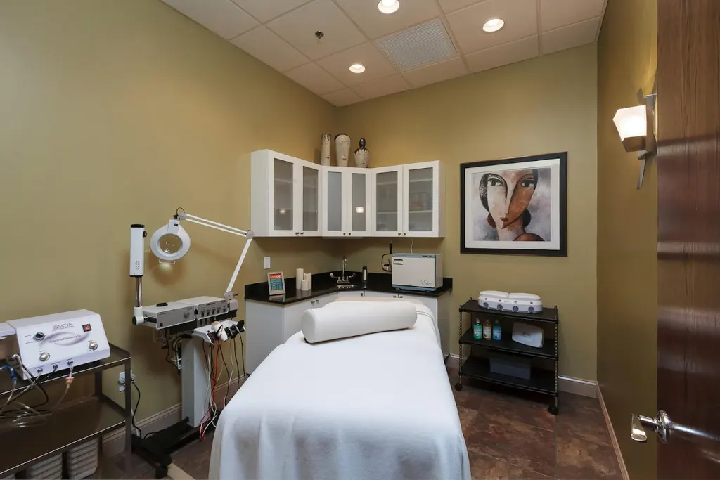 MassageLuXe — Massage spa in Cape Coral